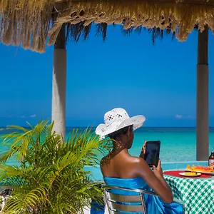 Legends *** Negril